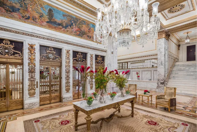 $6,800,000 | 1 Central Park South, Unit 1813 | Central Park South