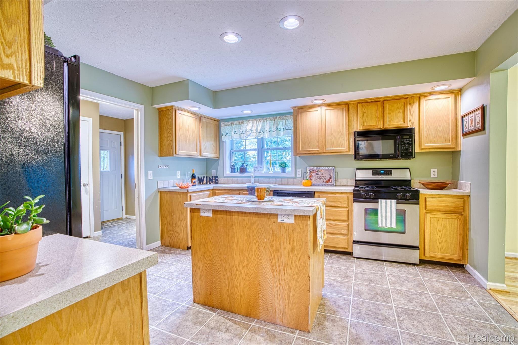 7805 North Nicholson Road Fowlerville, MI 48836 - Photo 13 of 36 DSC03448_19.jpg