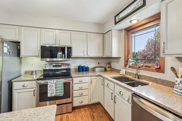 $369,900 | 428 West Seward Street, Poynette, WI 53955
