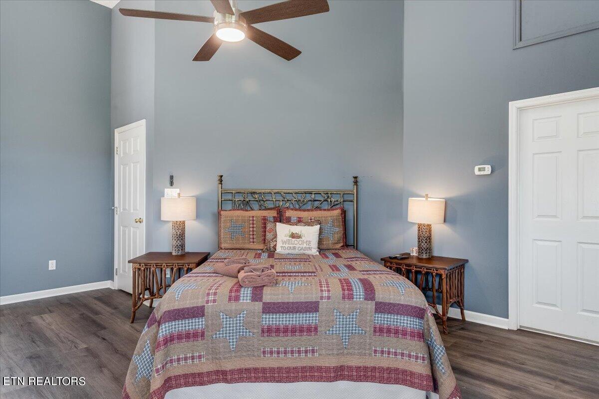 425 Stone Ridge Way Pigeon Forge, TN 37863 - Photo 20 of 46 20-Master Bedroom