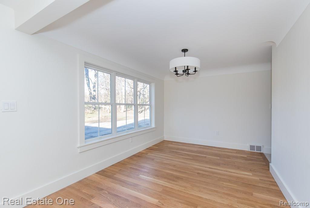 1801 Silver Bell Road Rochester, MI 48306 - Photo 16 of 42 Dining Room