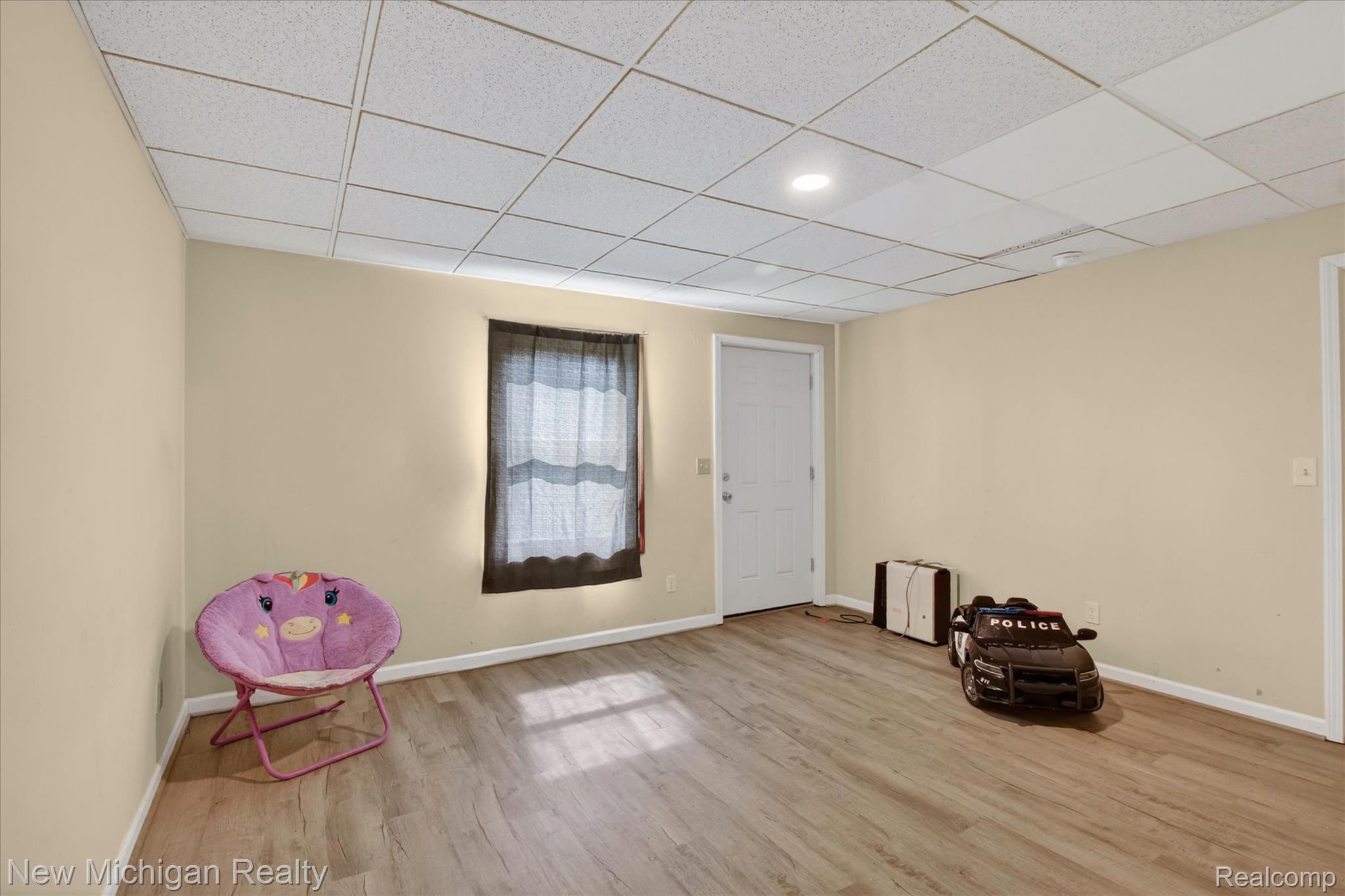 22623 11 Mile Road Reed City, MI 49677 - Photo 28 of 47 28-22623-11-Mile-Rd-Reed-City-MI-49677-WindowStill.jpg