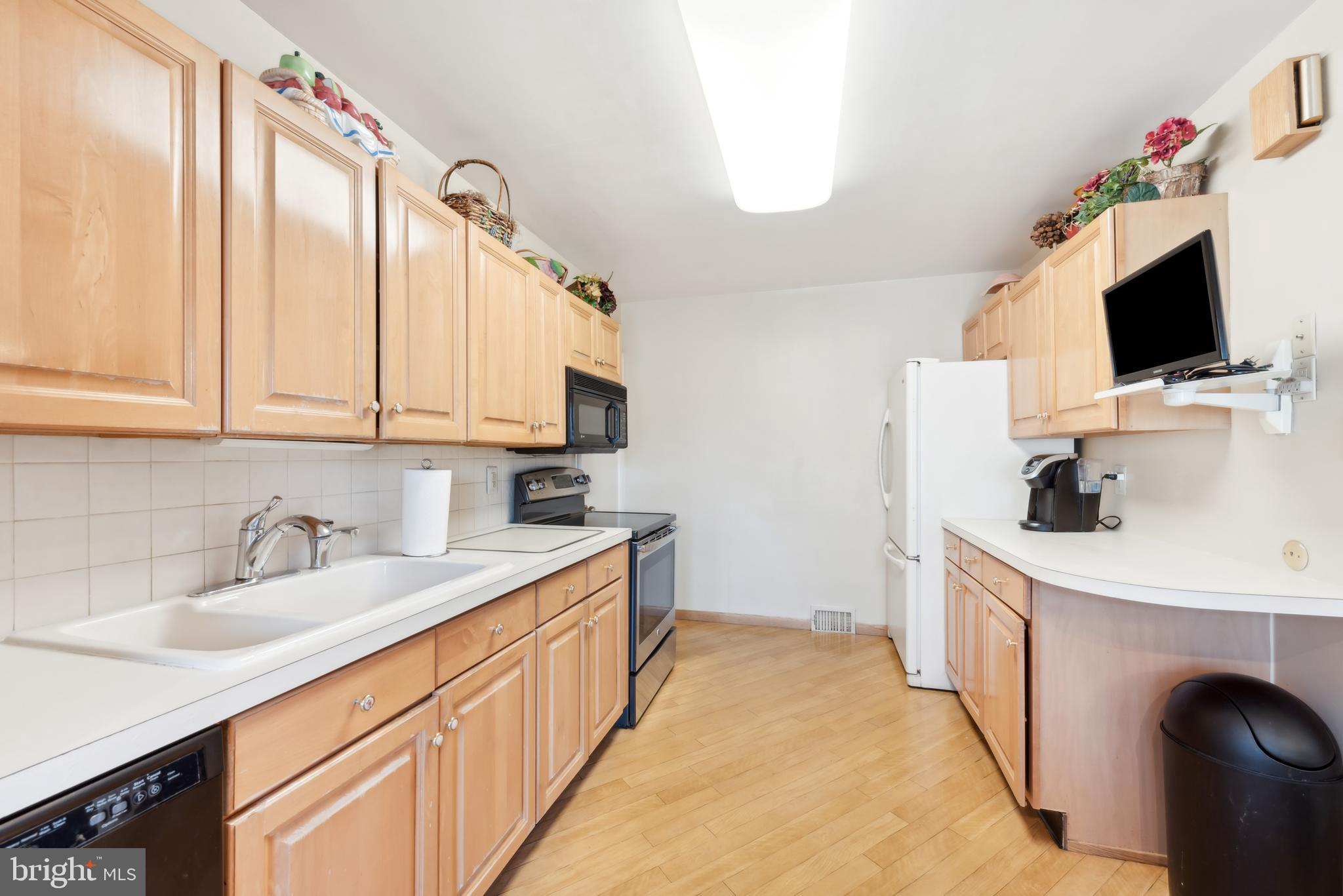 411 Achille Road Havertown, PA 19083 - Photo 12 of 34 Gallery Image 12