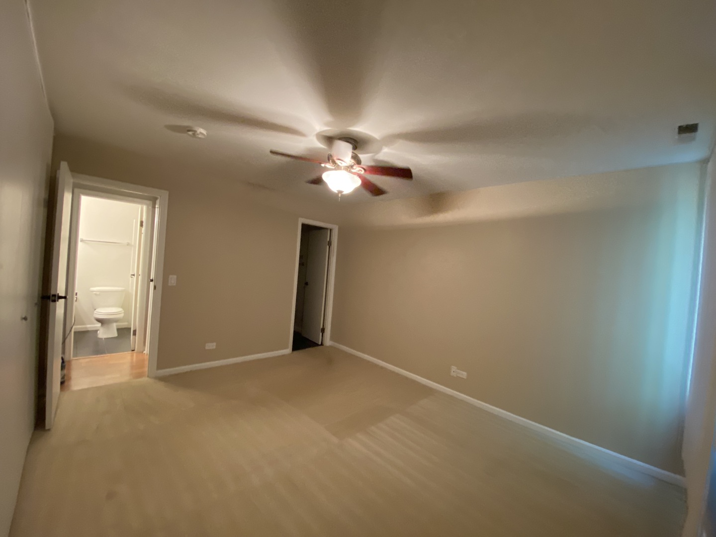 5904 Forest View Road, Unit 2F Lisle, IL 60532 - Photo 9 of 10 an empty room