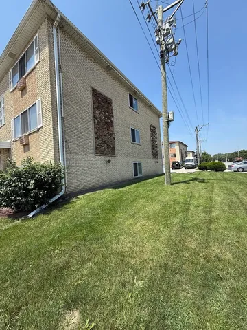 $909,000 | 9202 Seymour Avenue, Schiller Park, IL 60176