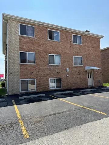 $909,000 | 9202 Seymour Avenue, Schiller Park, IL 60176