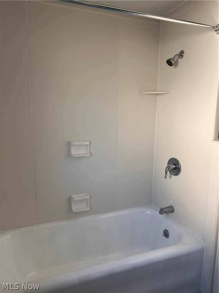 1001 Englewood Road Cleveland Heights, OH 44121 - Photo 14 of 28 Bathroom with shower / washtub combination