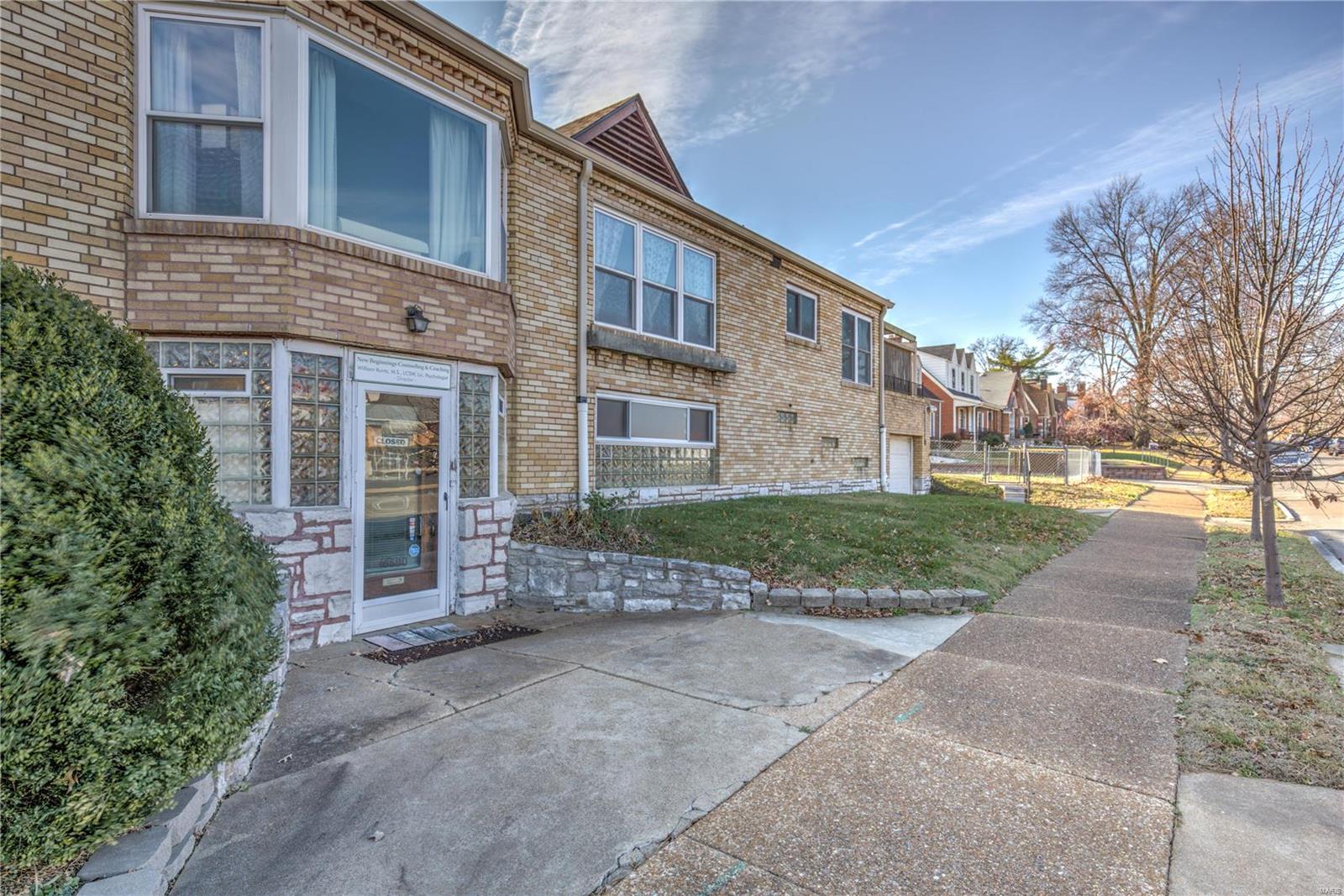 3465 Watson Road St. Louis, MO 63139 - Photo 3 of 26