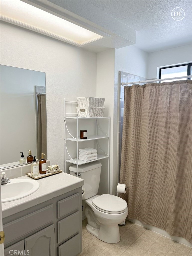 13375 Rincon Road Apple Valley, CA 92308 - Photo 25 of 72 Bathroom 1, w/ AI