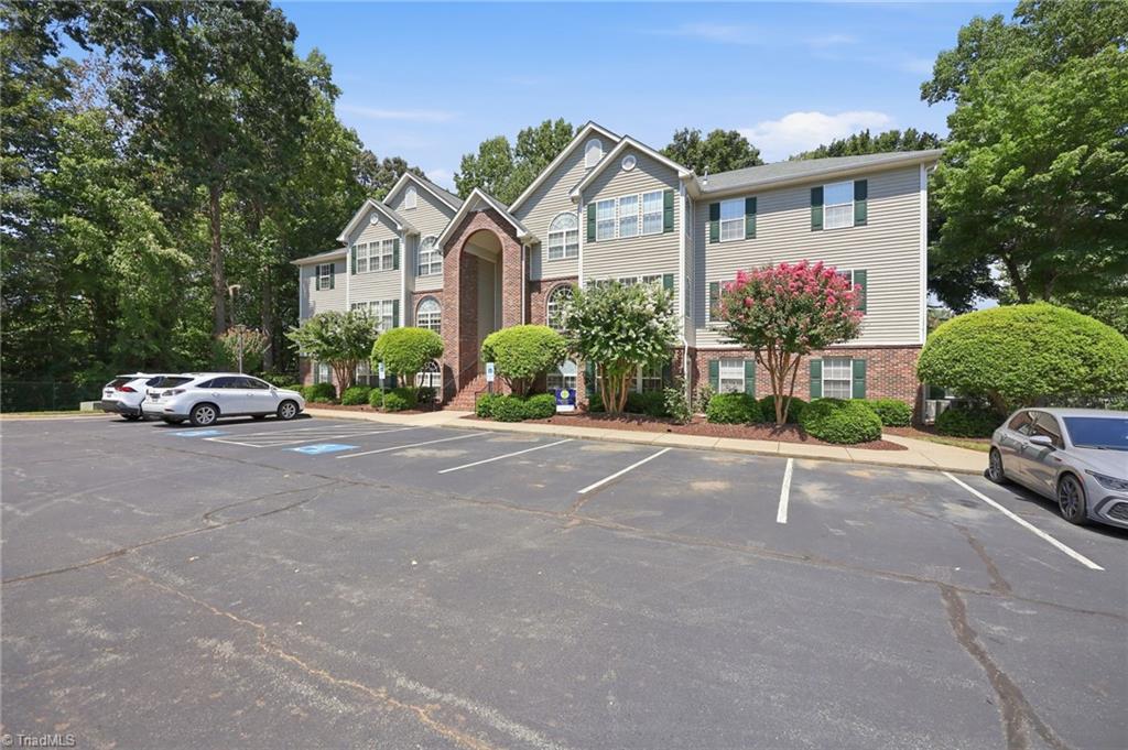 212 Timberline Ridge Court Winston-Salem, NC 27106 - Photo 2 of 25 Gallery Image 2