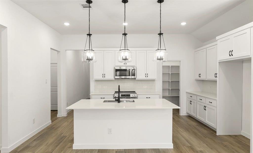 902 Colgate Circle Princeton, TX 75407 - Photo 5 of 16 Kitchen Representative Photo
