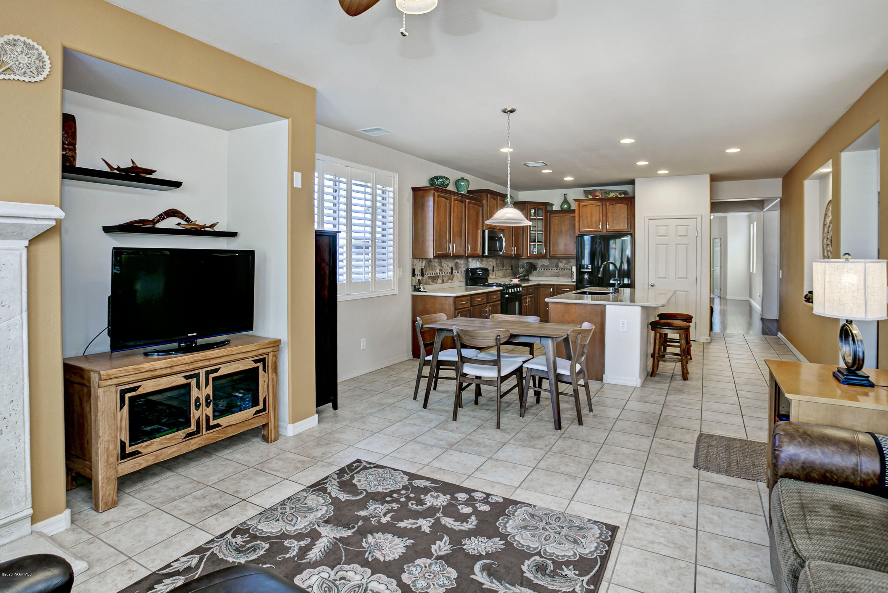 1144 Rigo Ranch Road, Unit 6 Prescott Valley, AZ 86314 - Photo 9 of 25 009_Family Room