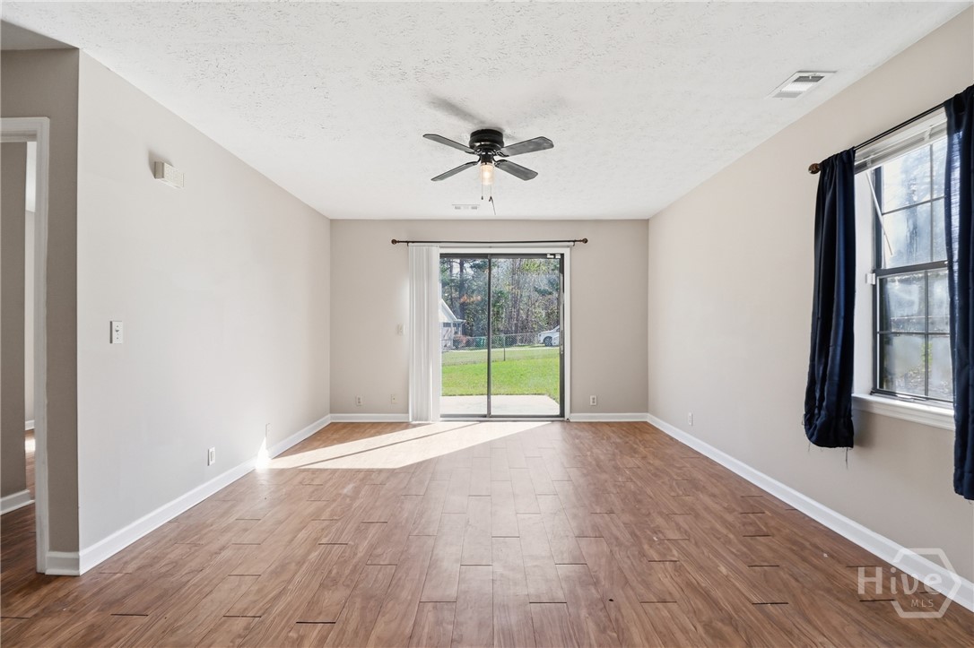 907 North Ash Street Springfield, GA 31329 - Photo 5 of 20