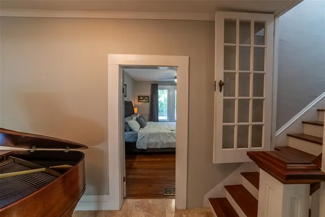 a en suite bathroom with sink and mirror