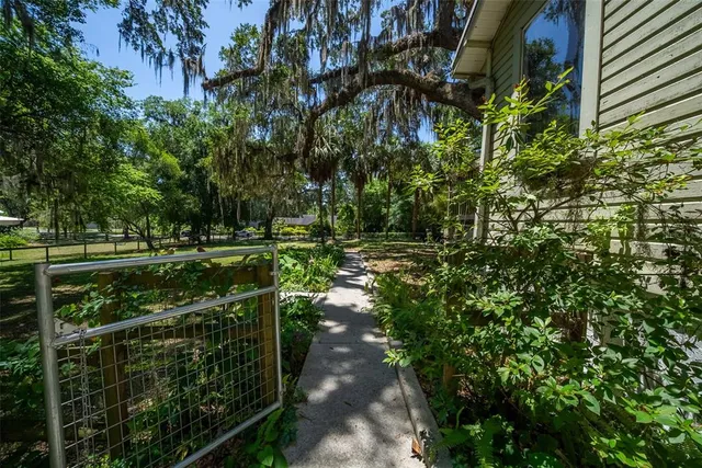 $375,000 | 20549 9 Street, McIntosh, FL 32664