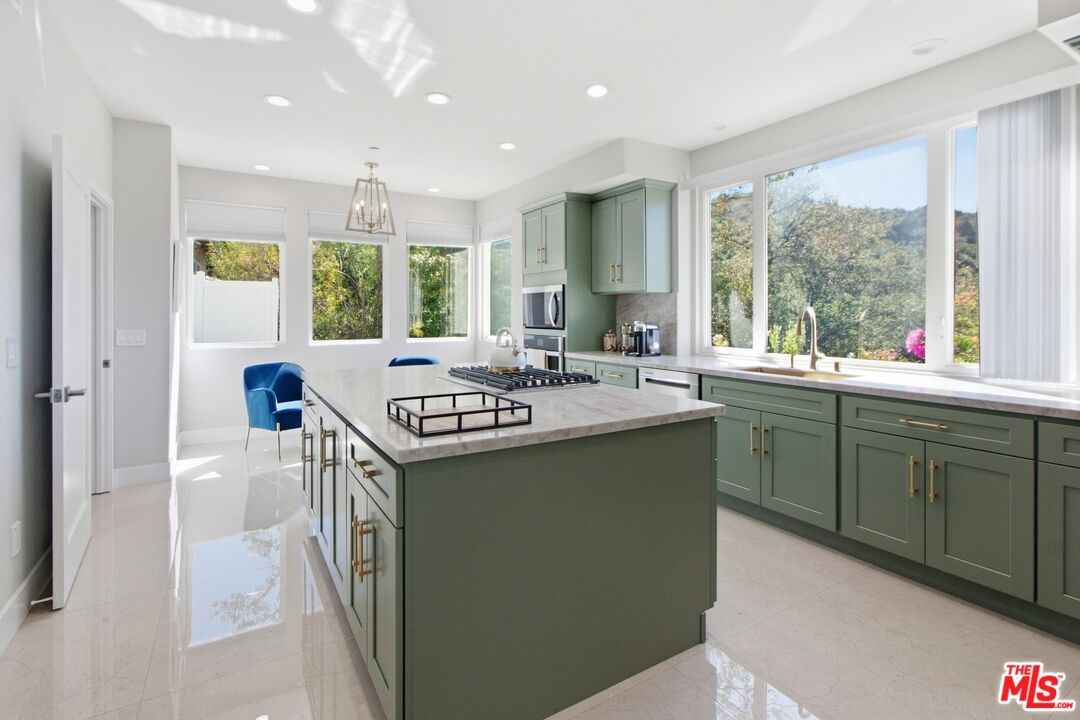 1907 Alpha Road Glendale, CA 91208 - Photo 15 of 47 Gallery Image 15