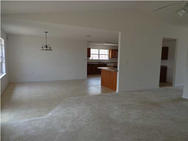 2143 Hagood Loop Crestview, FL 32536 - Photo 6 of 13 Gallery Image 6