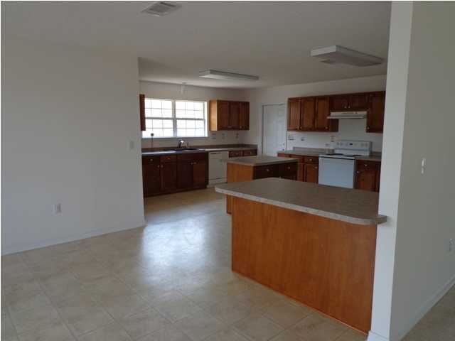 2143 Hagood Loop Crestview, FL 32536 - Photo 7 of 13 Gallery Image 7