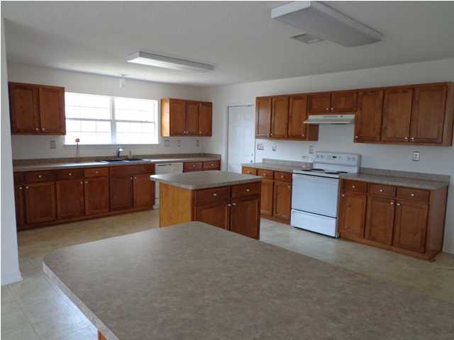 2143 Hagood Loop Crestview, FL 32536 - Photo 8 of 13 Gallery Image 8
