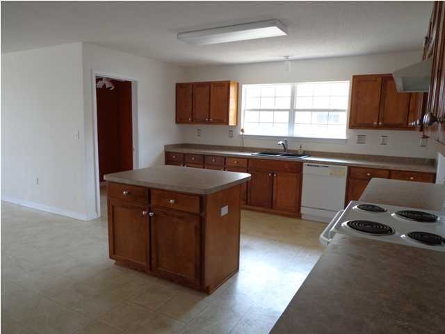 2143 Hagood Loop Crestview, FL 32536 - Photo 9 of 13 Gallery Image 9
