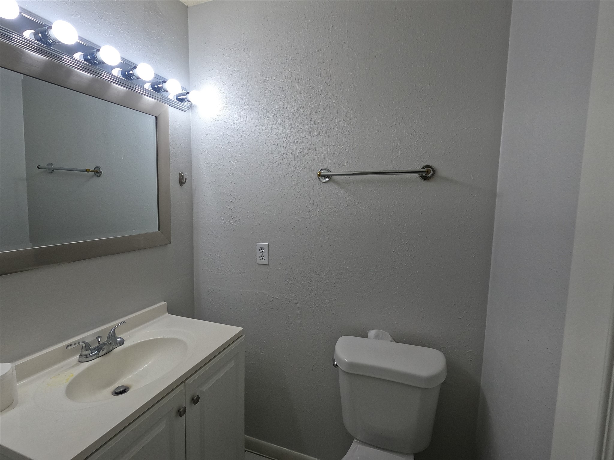 75 Willowwood Circle Spring, TX 77381 - Photo 8 of 14 a bathroom with a sink toilet and shower