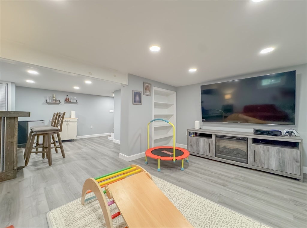 9 Reynolds Road Peabody, MA 01960 - Photo 26 of 40