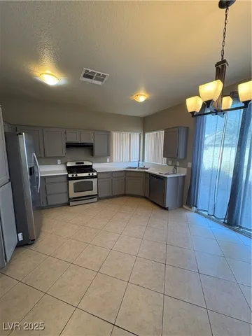 $2,399 | 1532 Honey Vista Lane, North Las Vegas, NV 89032