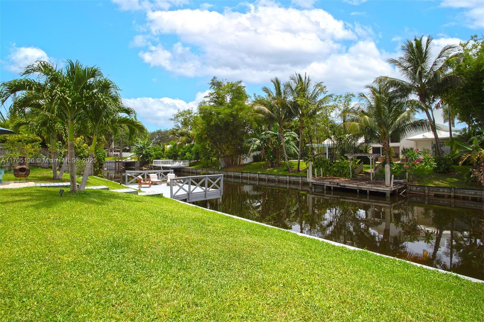 808 Mission Hill Road Boynton Beach, FL 33435 - Photo 4 of 68