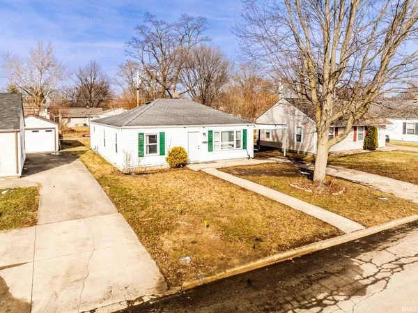 $114,900 | 1914 East 24th Street, Muncie, IN 47302