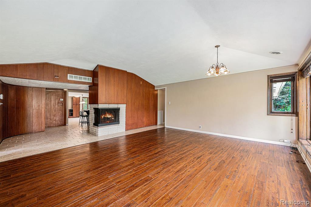36680 Howard Road Farmington, MI 48331 - Photo 4 of 25