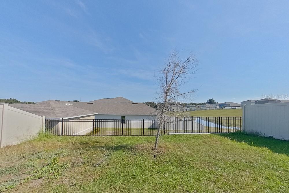 32044 Katelin Circle Leesburg, FL 34748 - Photo 20 of 20 a view of outdoor space yard and mountain
