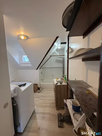 $2,150 | 689 Maplewood Avenue, Bridgeport, CT 06605