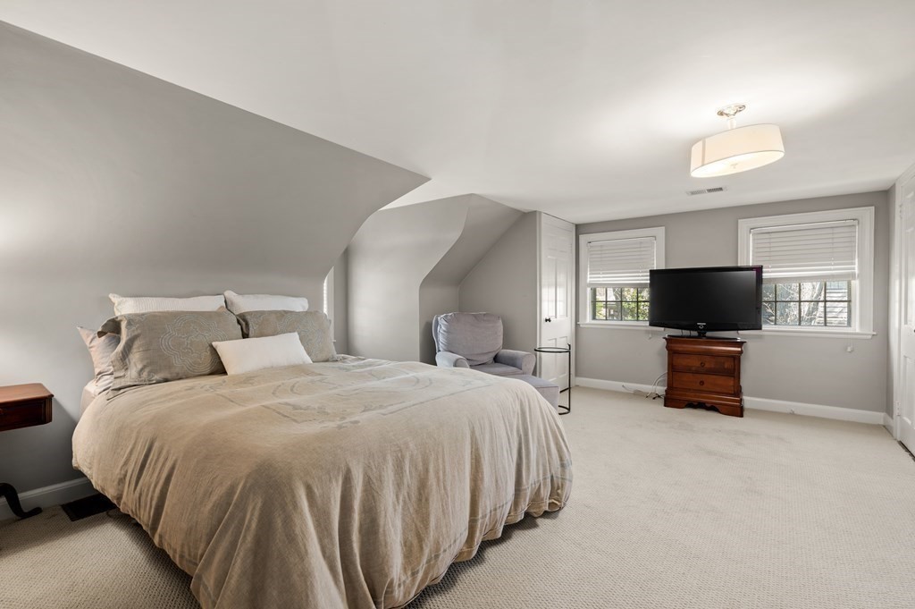 12 Puritan Road Newton, MA 02461 - Photo 22 of 39 Gallery Image 22