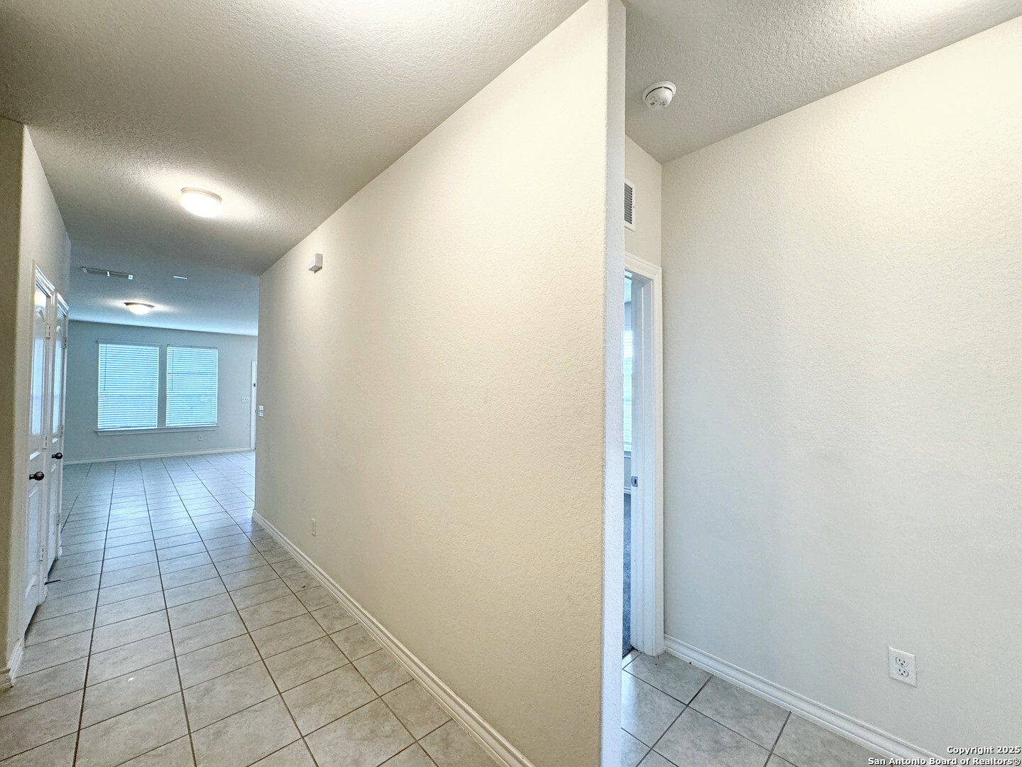 2858 Ridge Berry Road New Braunfels, TX 78130 - Photo 8 of 19 a view of a hallway