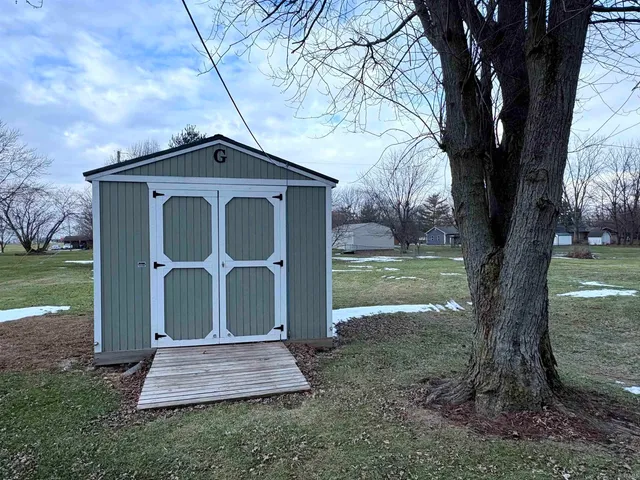 $269,900 | 3305 North Benton Road, Muncie, IN 47304