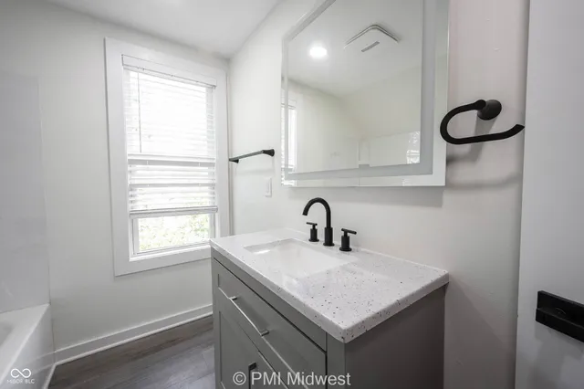 $1,375 | 428 North Bradley Avenue, Indianapolis, IN 46201