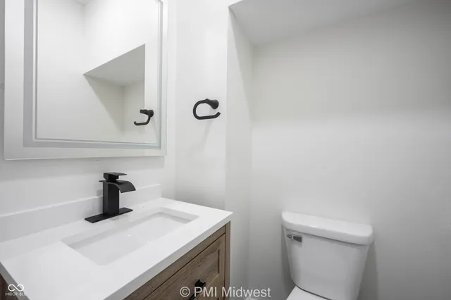 $1,375 | 428 North Bradley Avenue, Indianapolis, IN 46201