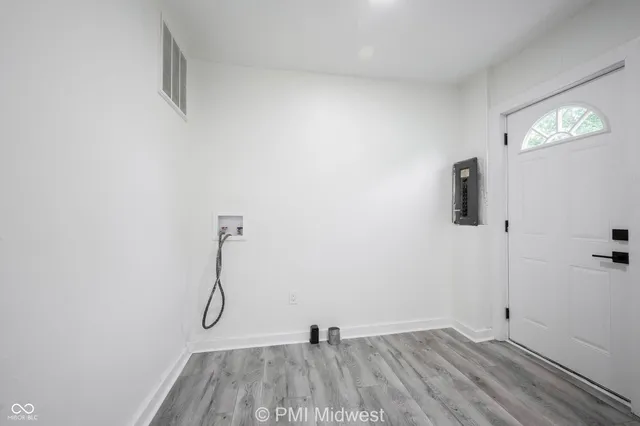 $1,375 | 428 North Bradley Avenue, Indianapolis, IN 46201