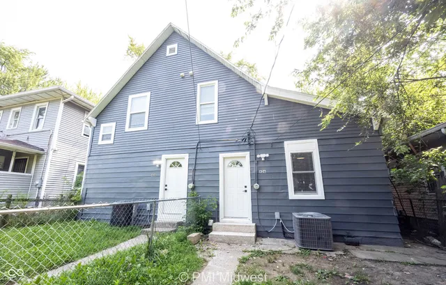 $1,375 | 428 North Bradley Avenue, Indianapolis, IN 46201