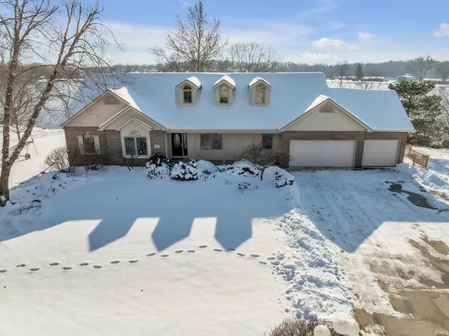 $684,900 | 1425 Lakeside Drive, Kendallville, IN 46755