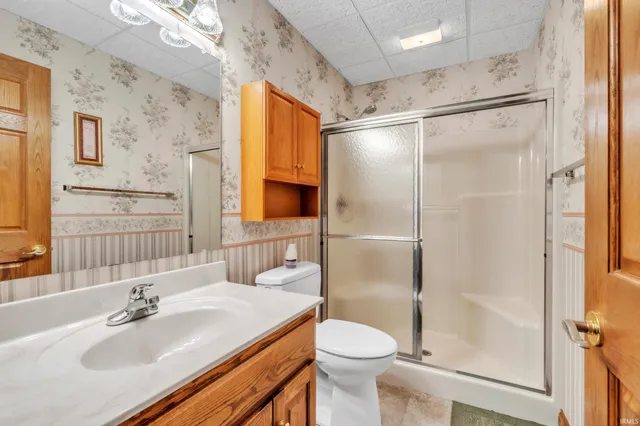 $684,900 | 1425 Lakeside Drive, Kendallville, IN 46755