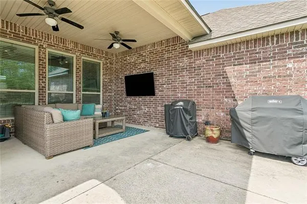 $450,000 | 183 Raiford Oaks Boulevard, Madisonville, LA 70447
