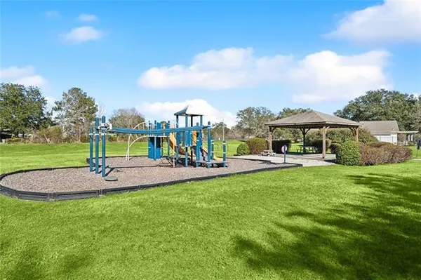 $450,000 | 183 Raiford Oaks Boulevard, Madisonville, LA 70447