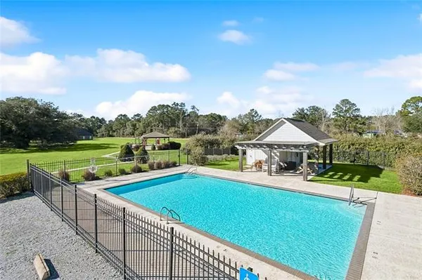 $450,000 | 183 Raiford Oaks Boulevard, Madisonville, LA 70447