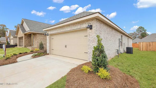 $277,900 | 507 Vista Pointe Drive, Pearl, MS 39208