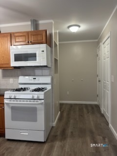 565 Howe Avenue, Unit 1F Shelton, CT 06484 - Photo 10 of 20