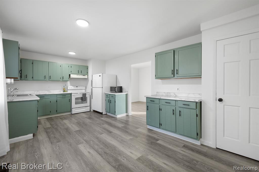 2717 Tiptree Path Flint, MI 48506 - Photo 6 of 24 Gallery Image 6