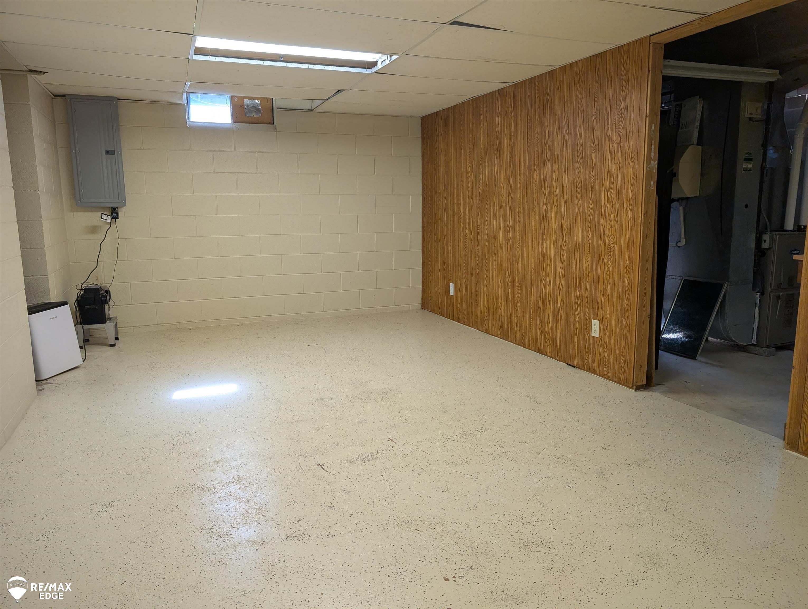 3177 North Oak Road Davison, MI 48423 - Photo 25 of 34 50168508-aa2ac341-be6d-410c-b4f5-c1ae56a6bdbd.JPG