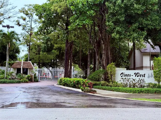 $298,000 | 3084 South Oakland Forest Drive, Unit 1403, Oakland Park, FL 33309