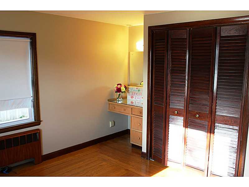 435 Budlong Road Cranston, RI 02920 - Photo 15 of 21 Bedroom. Bedroom 3 with lighted vanity/desk.